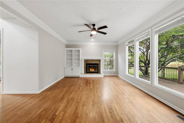 16522 W 81st Street, Lenexa, KS 66219