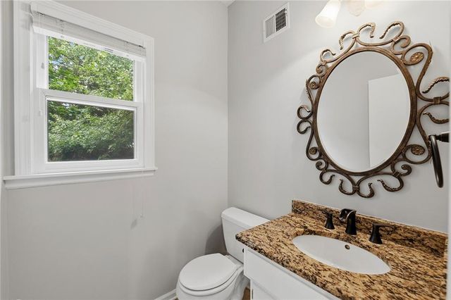 16522 W 81st Street, Lenexa, KS 66219