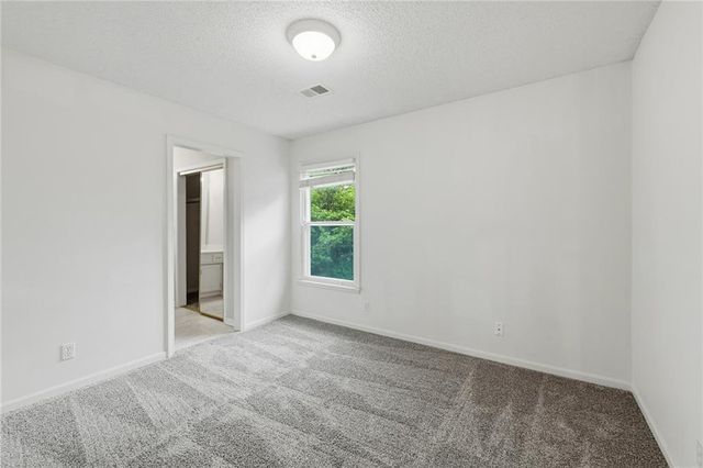 16522 W 81st Street, Lenexa, KS 66219