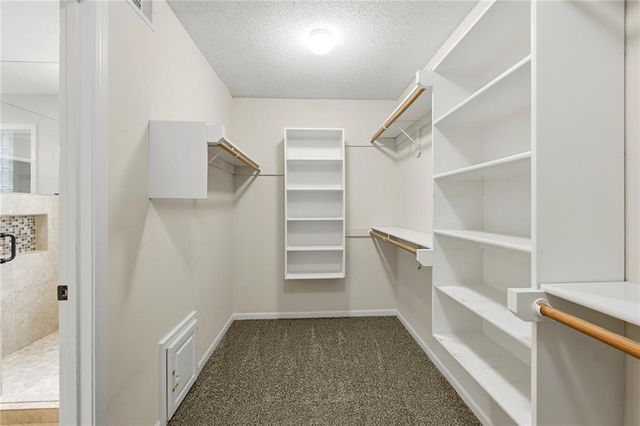 16522 W 81st Street, Lenexa, KS 66219