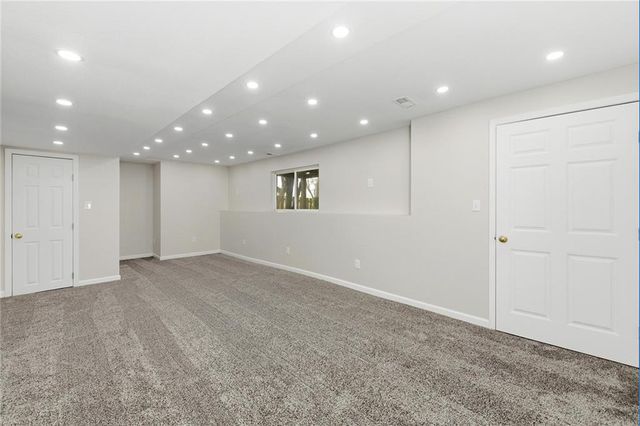 16522 W 81st Street, Lenexa, KS 66219