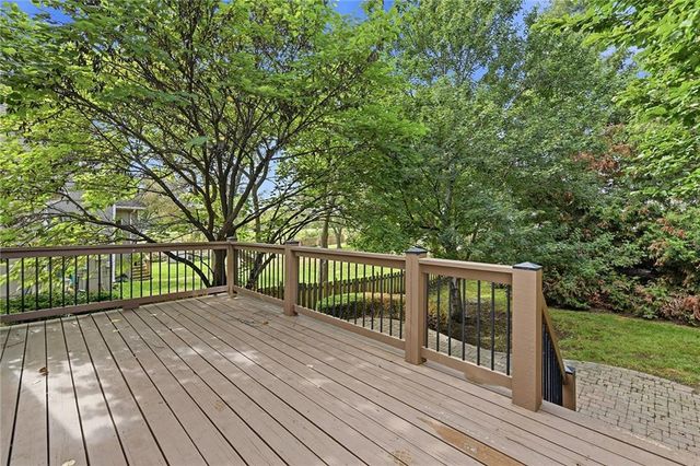 16522 W 81st Street, Lenexa, KS 66219