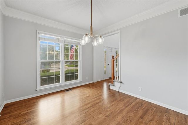 16522 W 81st Street, Lenexa, KS 66219