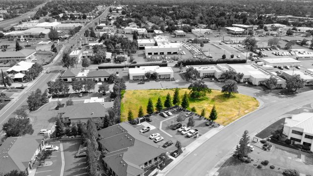 407 Hemsted Drive, Redding, CA 96002