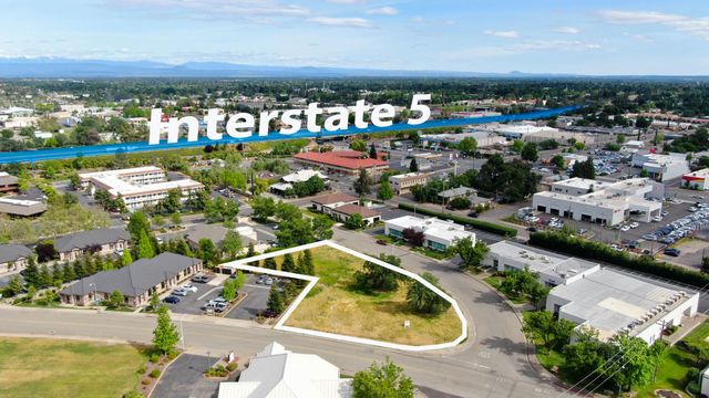 407 Hemsted Drive, Redding, CA 96002