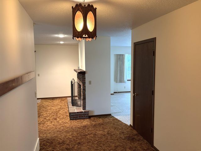 405 Vinton Avenue, Eldora, IA 50627