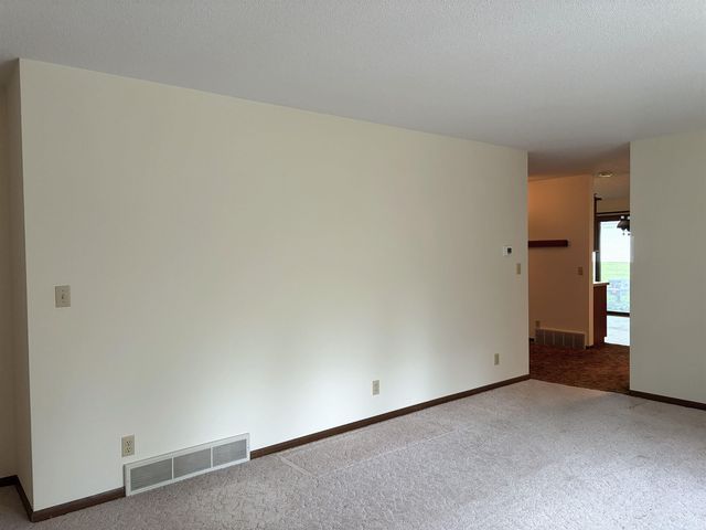 405 Vinton Avenue, Eldora, IA 50627