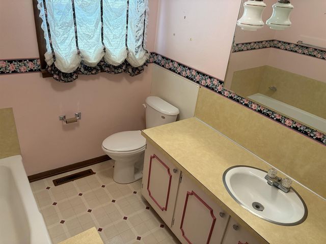 405 Vinton Avenue, Eldora, IA 50627