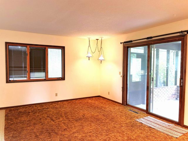 405 Vinton Avenue, Eldora, IA 50627