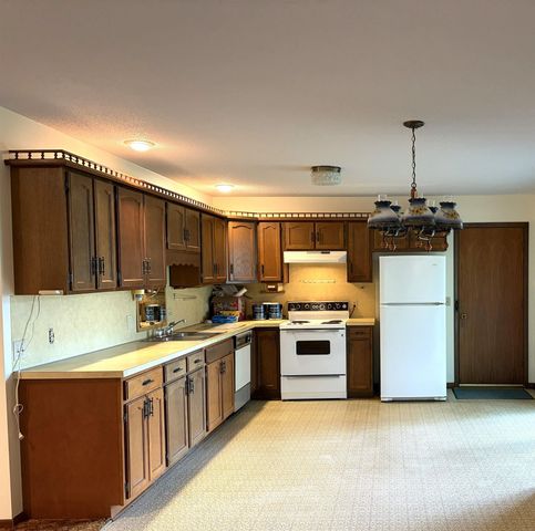 405 Vinton Avenue, Eldora, IA 50627