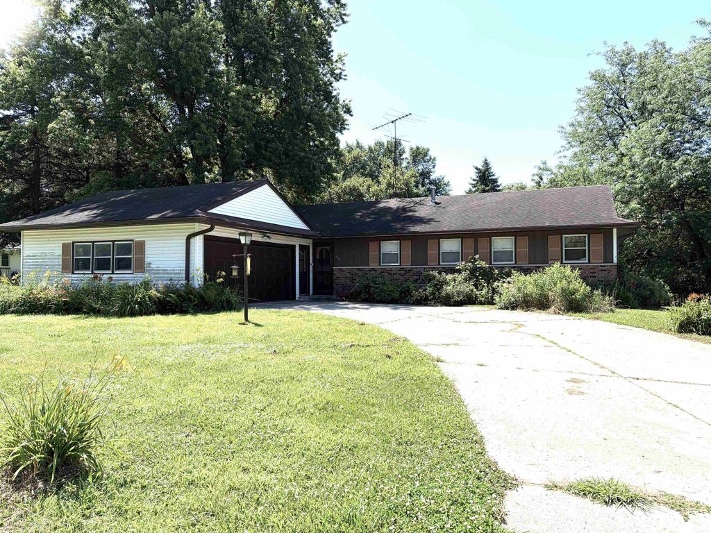 405 Vinton Avenue, Eldora, IA 50627