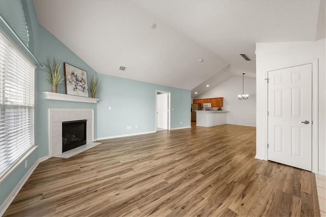 6011 NE KENSINGTON Court, Lee's Summit, MO 64064