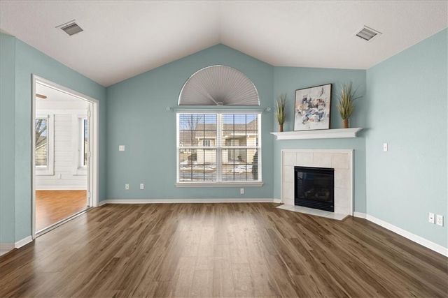 6011 NE KENSINGTON Court, Lee's Summit, MO 64064