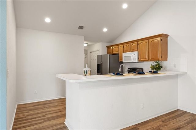 6011 NE KENSINGTON Court, Lee's Summit, MO 64064