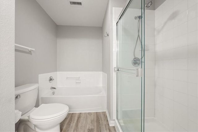 6011 NE KENSINGTON Court, Lee's Summit, MO 64064