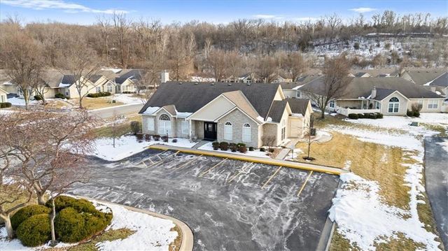 6011 NE KENSINGTON Court, Lee's Summit, MO 64064