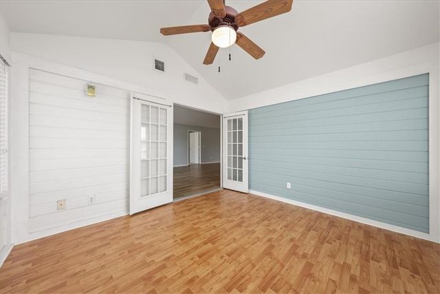 6011 NE KENSINGTON Court, Lee's Summit, MO 64064