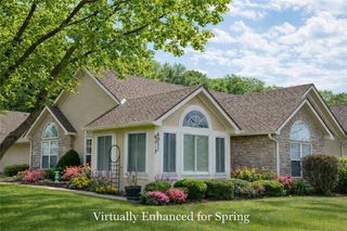 6011 NE KENSINGTON Court, Lee's Summit, MO 64064