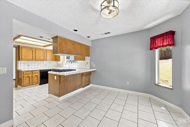 22005 Tiny Court, Tehachapi, CA 93561
