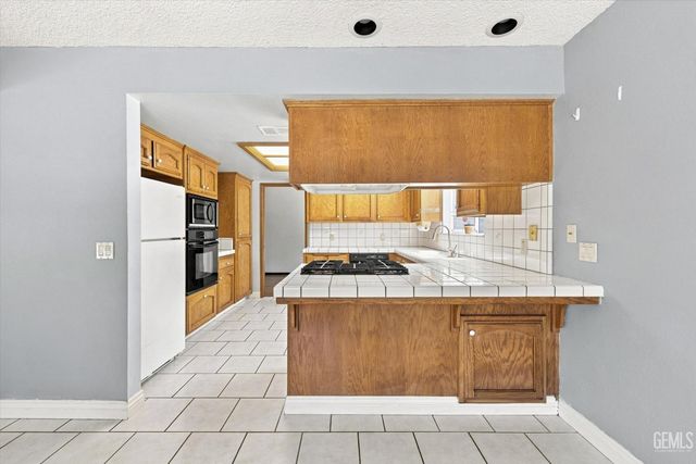 22005 Tiny Court, Tehachapi, CA 93561