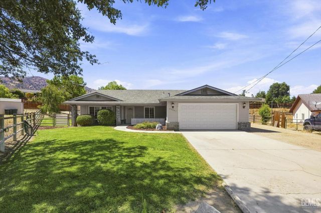 22005 Tiny Court, Tehachapi, CA 93561