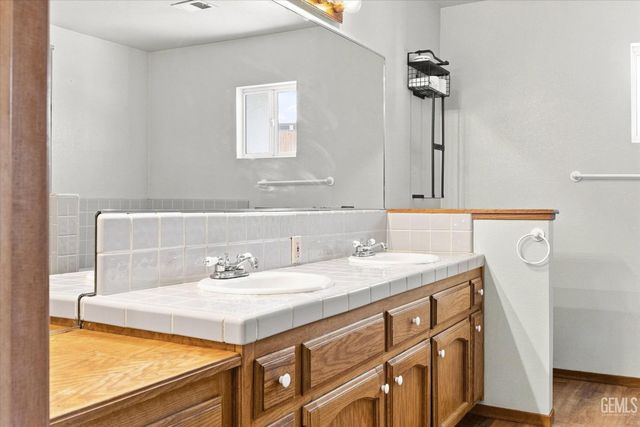 22005 Tiny Court, Tehachapi, CA 93561