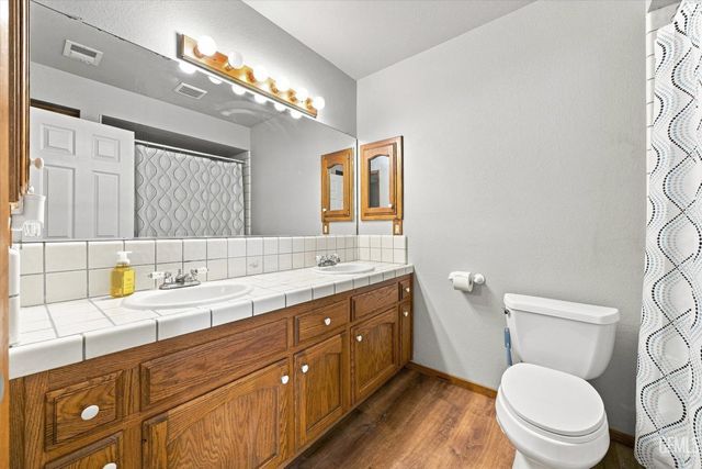22005 Tiny Court, Tehachapi, CA 93561