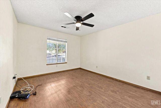 22005 Tiny Court, Tehachapi, CA 93561