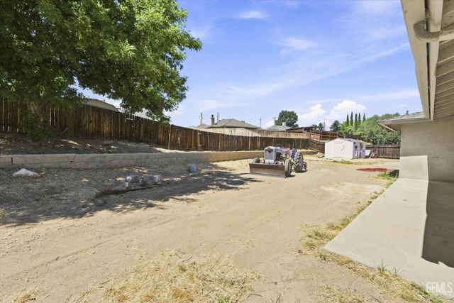 22005 Tiny Court, Tehachapi, CA 93561