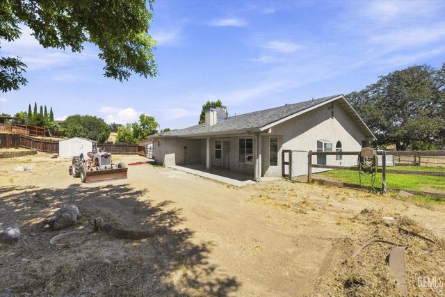 22005 Tiny Court, Tehachapi, CA 93561