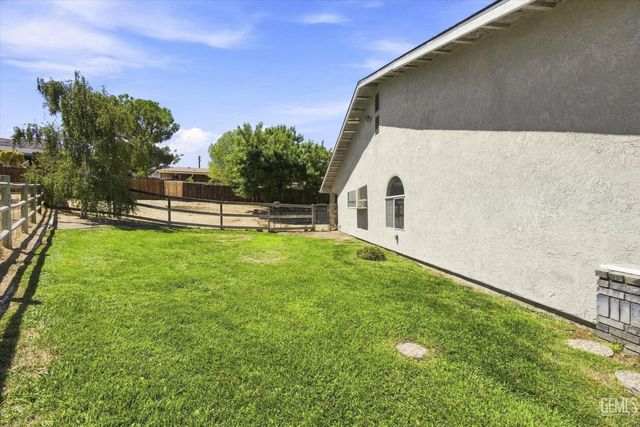 22005 Tiny Court, Tehachapi, CA 93561
