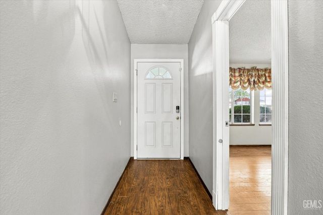 22005 Tiny Court, Tehachapi, CA 93561