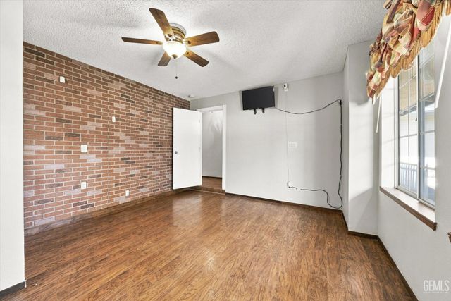22005 Tiny Court, Tehachapi, CA 93561