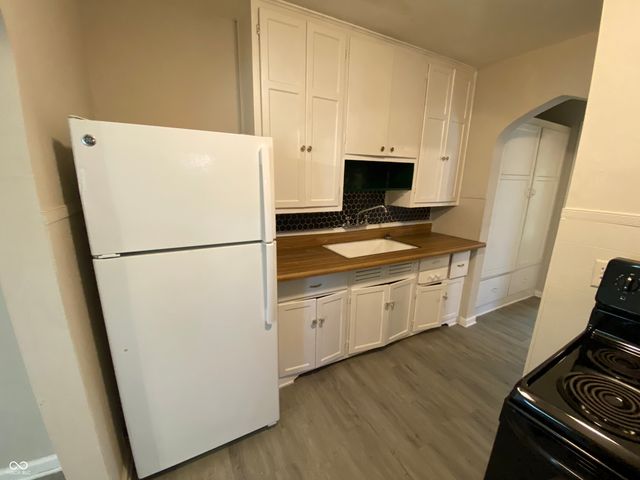1464 N Gladstone Avenue, Indianapolis, IN 46201