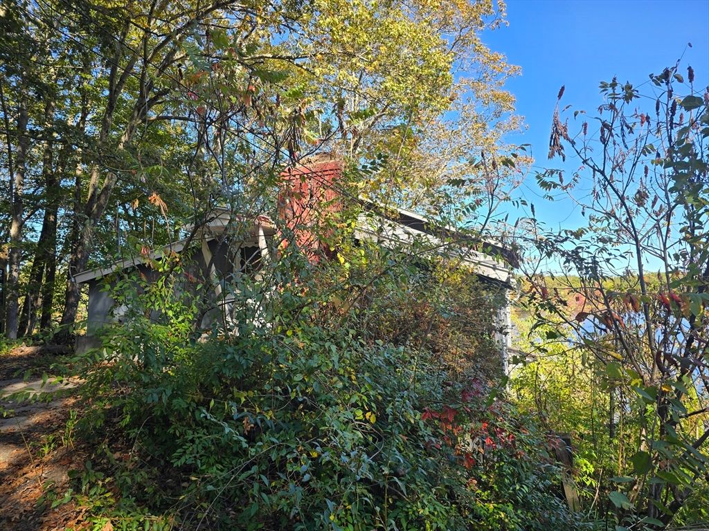 56 Lake Sargent Dr, Leicester, MA 01524