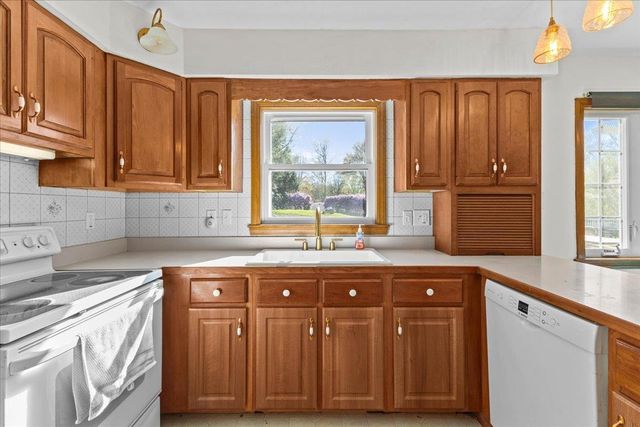 67 Pinecrest Circle, Williston, VT 05495