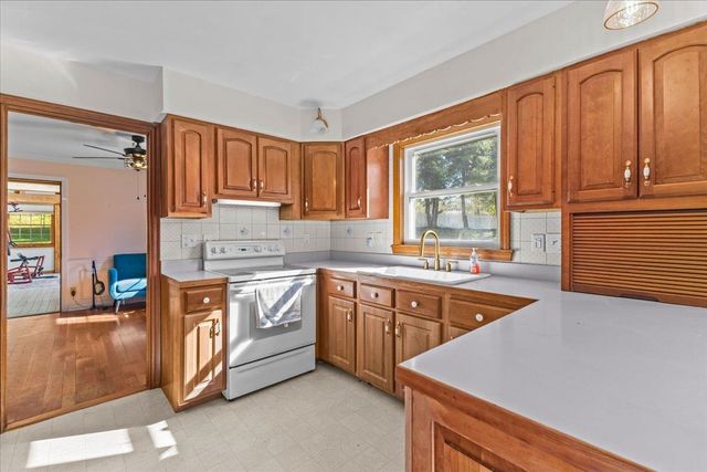 67 Pinecrest Circle, Williston, VT 05495