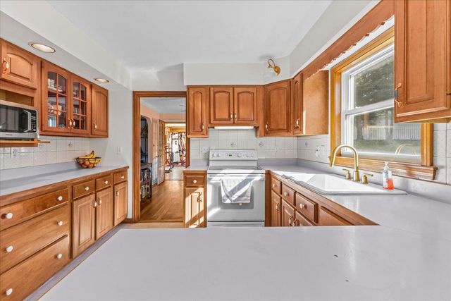 67 Pinecrest Circle, Williston, VT 05495