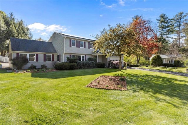 67 Pinecrest Circle, Williston, VT 05495