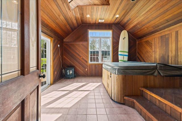 67 Pinecrest Circle, Williston, VT 05495