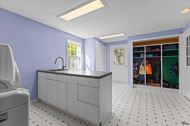 67 Pinecrest Circle, Williston, VT 05495