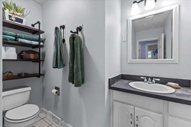 67 Pinecrest Circle, Williston, VT 05495