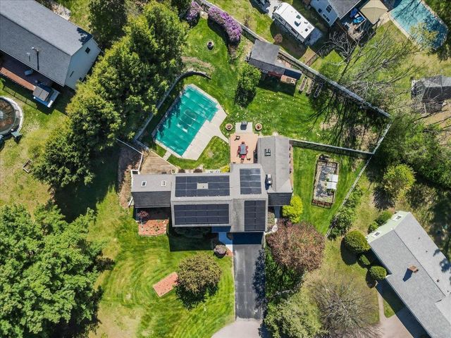 67 Pinecrest Circle, Williston, VT 05495