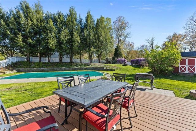 67 Pinecrest Circle, Williston, VT 05495