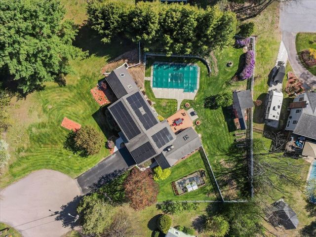 67 Pinecrest Circle, Williston, VT 05495