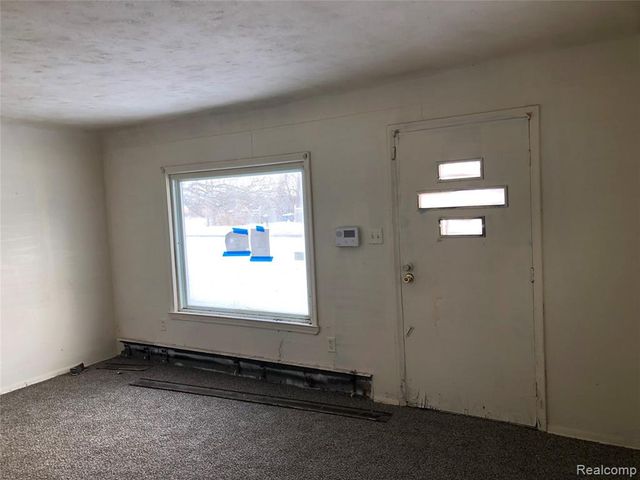 1704 E Webster Road, Flint, MI 48505