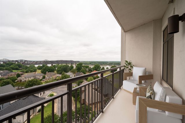 717 S Riverside Dr Apt 904, Memphis, TN 38103