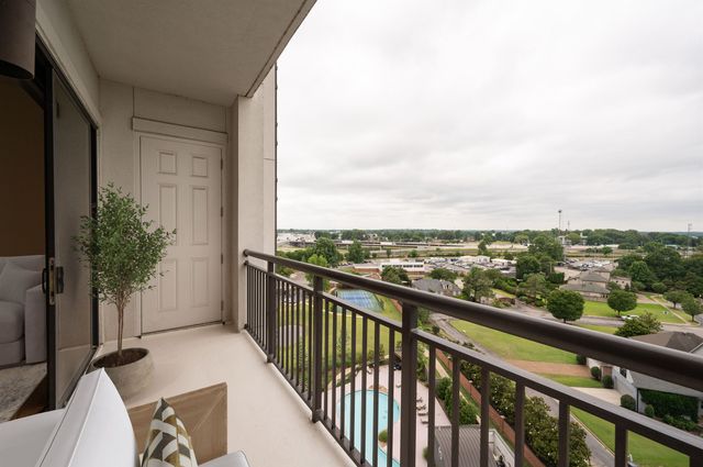 717 S Riverside Dr Apt 904, Memphis, TN 38103