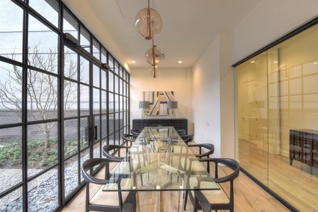 717 S Riverside Dr Apt 904, Memphis, TN 38103