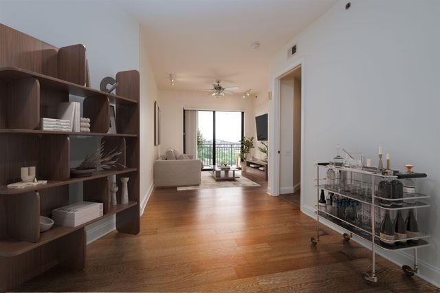717 S Riverside Dr Apt 904, Memphis, TN 38103